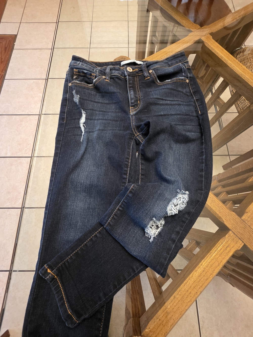 KanCan Dark Wash Distressed Estilo Skinny Jeans Size 5/26